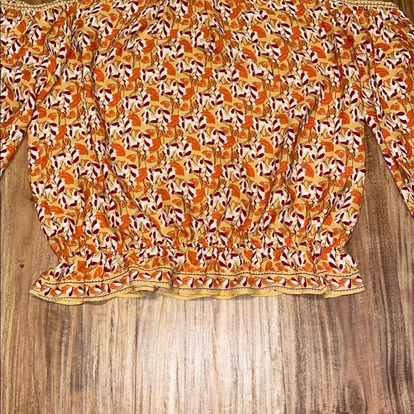 Max Studio women’s small 4 6 blouse top Orange yellow leaf pattern cold shoulder - Picture 5 of 9